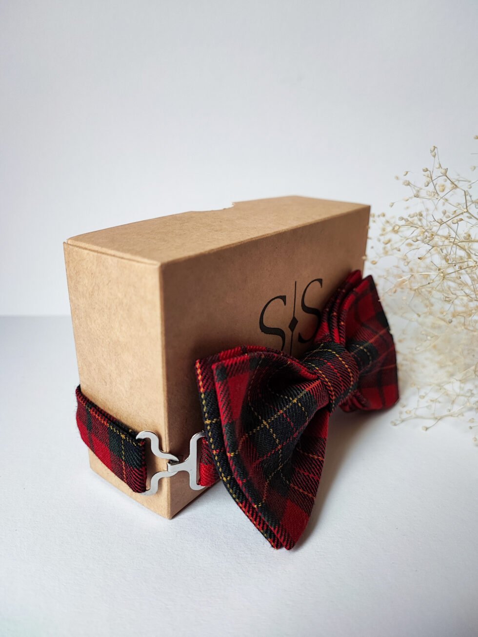 Raudona vyriška medvilnės-vilnos peteliškė