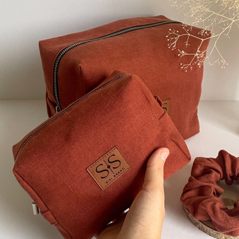 Ruda lininė rankų darbo kosmetinė su užtrauktuku