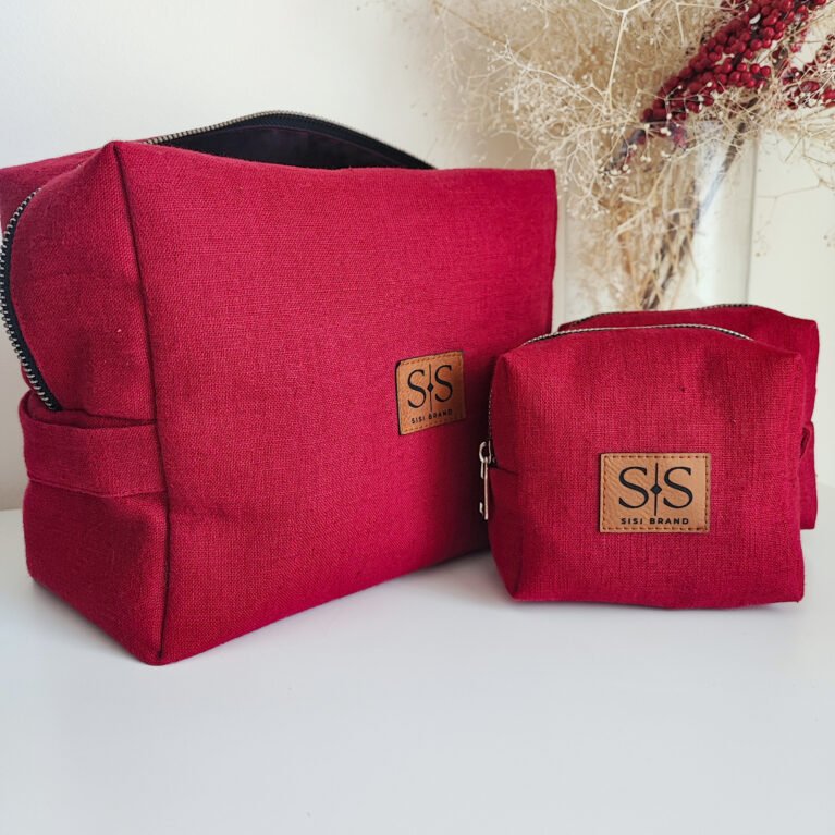 Raudona lininė rankų darbo kosmetinė su užtrauktuku