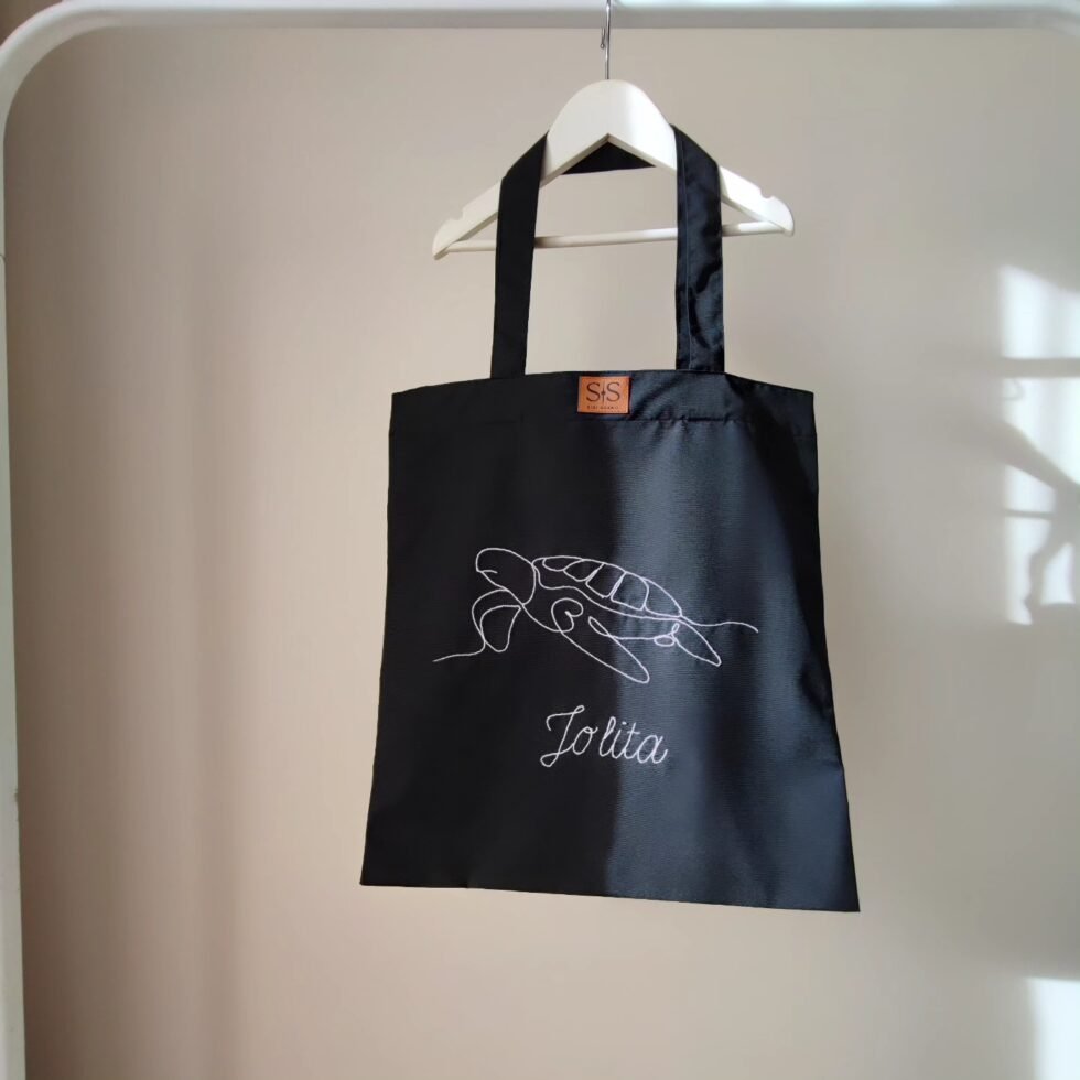 Juodos spalvos medvilninis daugkartinis maišelis