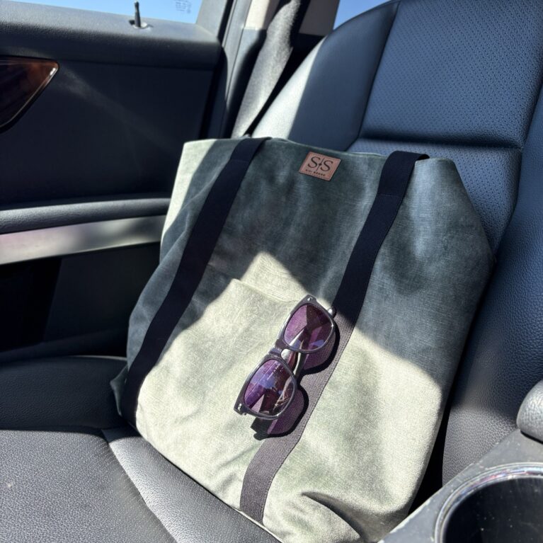 Vienetinė rankinė ant peties