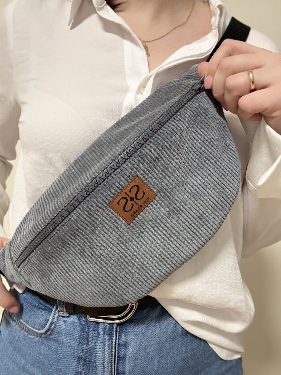 juosmens rankine moterims velveto dirzine rankine per peti ranku darbo lietuvoje